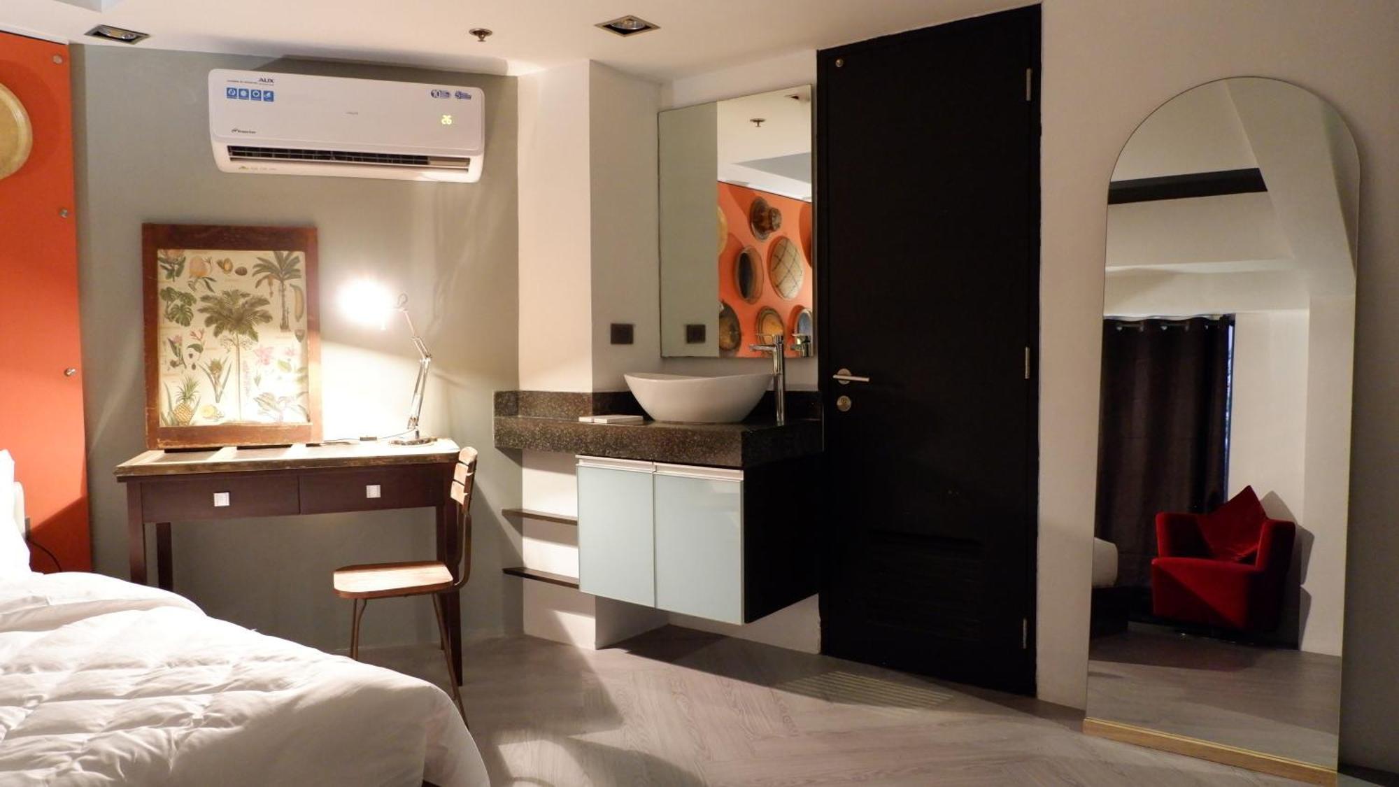 Havitat Boutique Hotel Makati City Exterior photo
