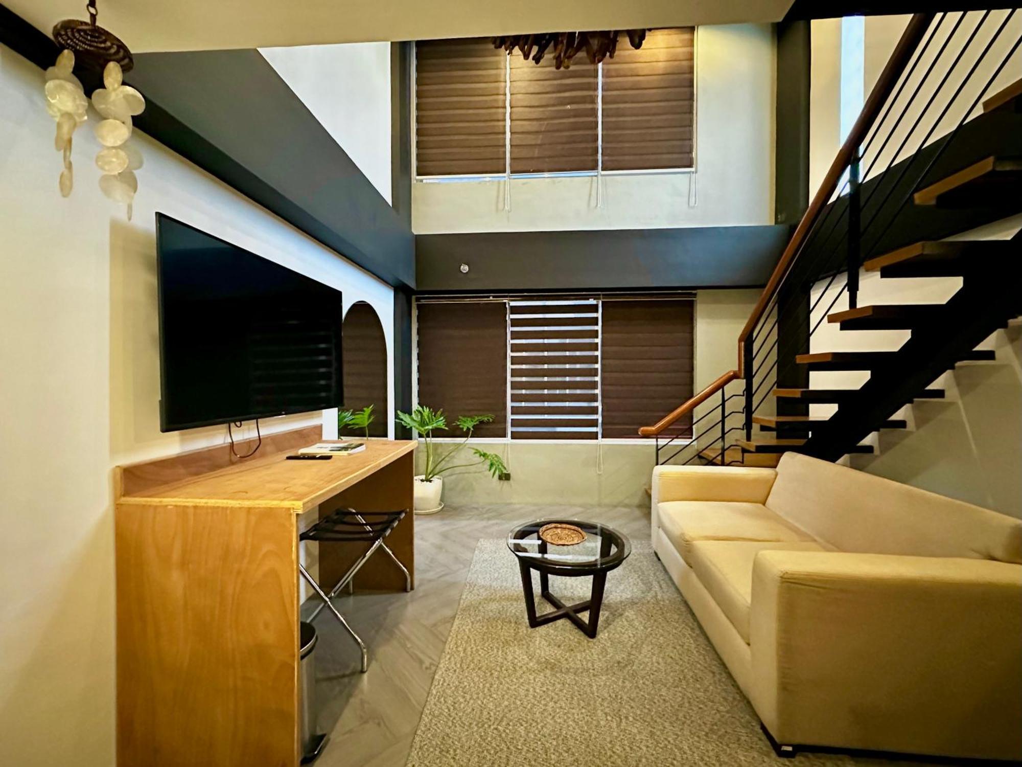 Havitat Boutique Hotel Makati City Exterior photo